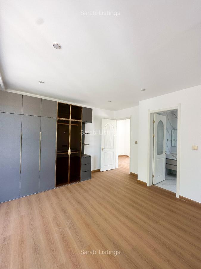 5 Bed Townhouse with En Suite in Lavington - 6