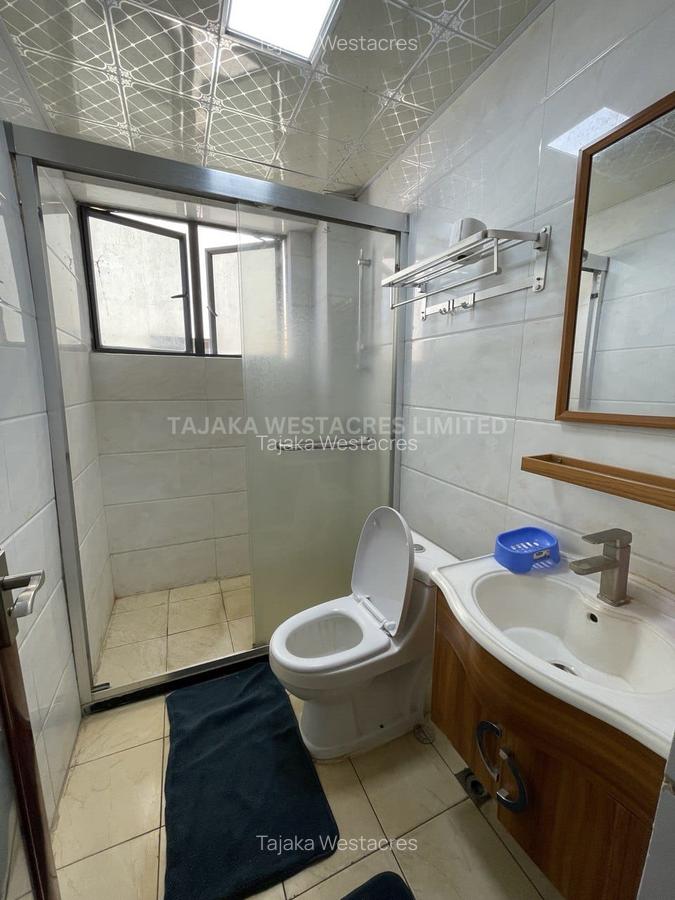 Serviced 2 Bed Apartment with En Suite at Rose Avenue - 5