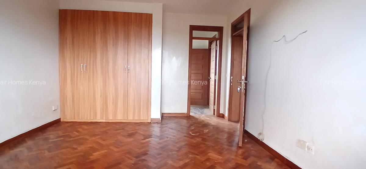 5 Bed Townhouse with En Suite at Lavington Green - 9