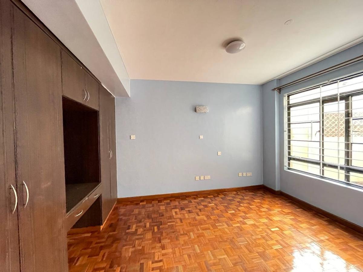 2 Bed Apartment with En Suite in Kilimani - 4