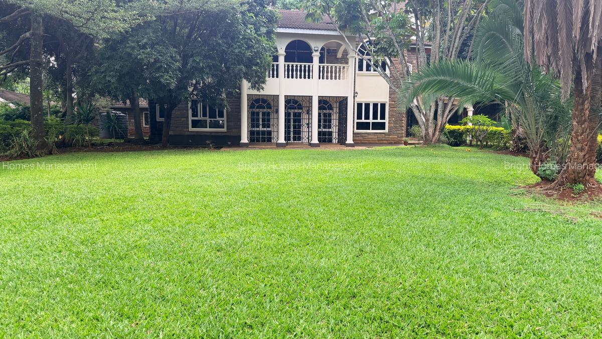 4 Bed Villa with En Suite in Lake View - 2