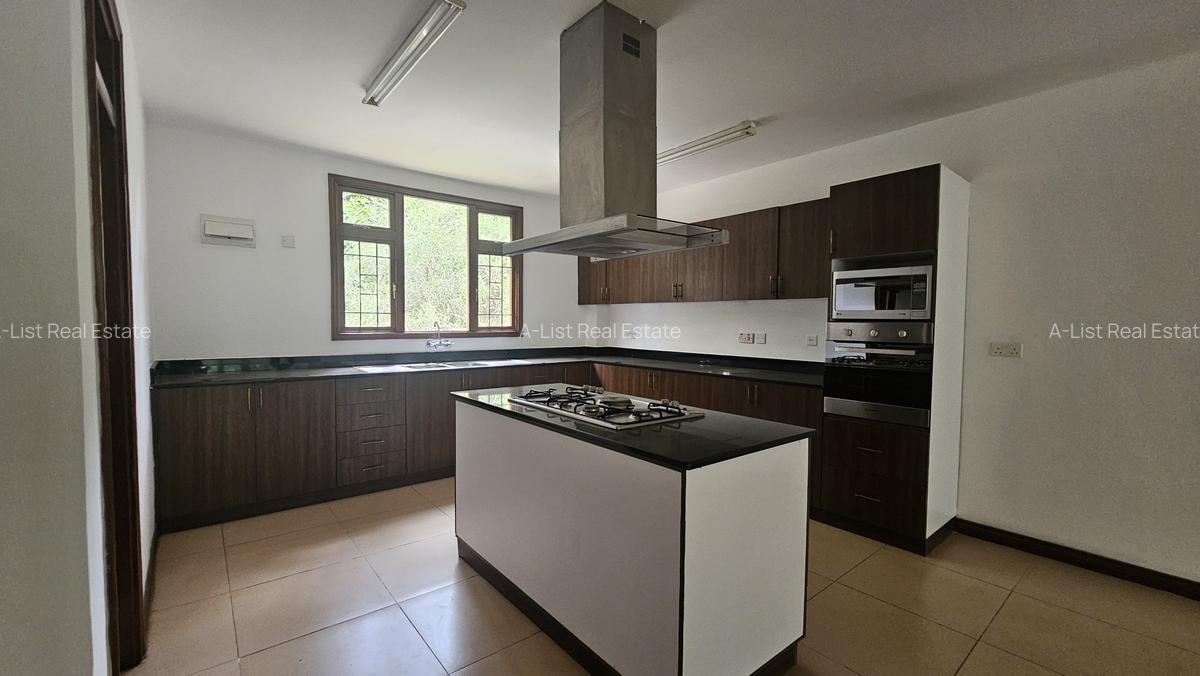 3 Bed Apartment with En Suite at Sandalwood Lane - 13