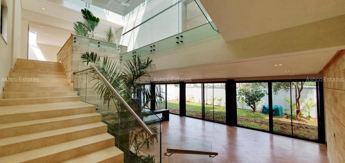 5 Bed Villa with En Suite in Westlands Area - 8