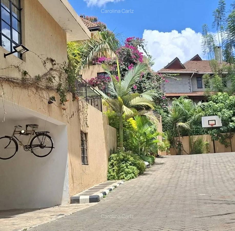 5 Bed House with En Suite at Kyuna - 2