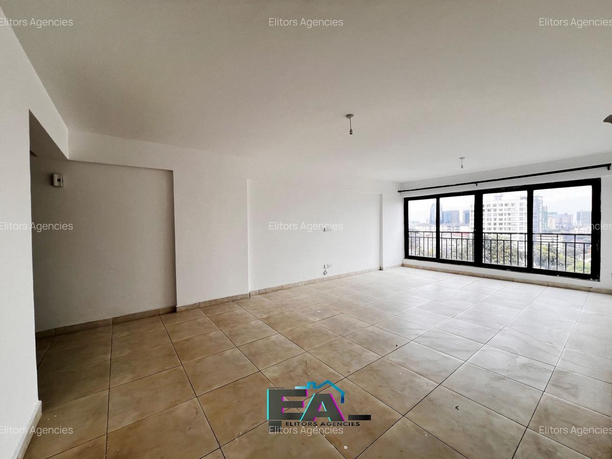 3 Bed Apartment with En Suite at Lantana Road - 5