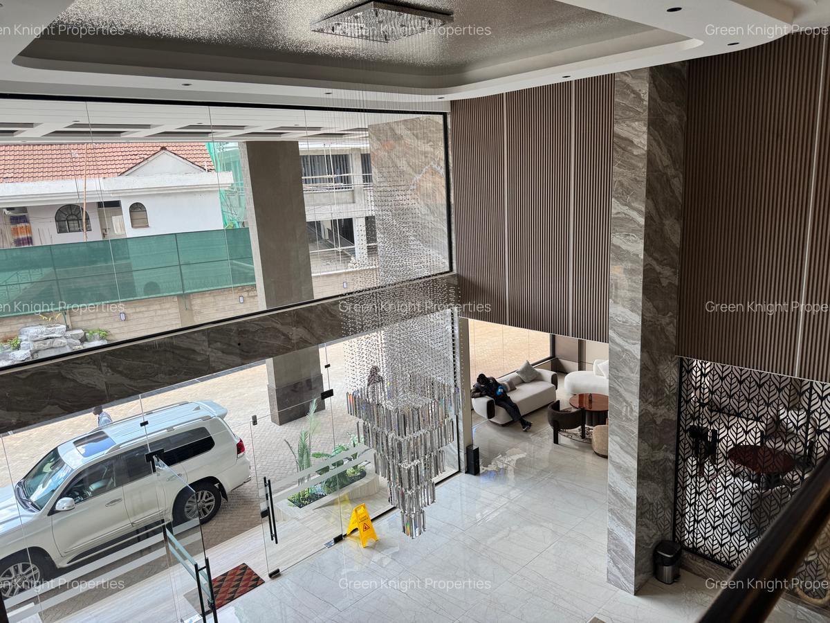 Serviced 2 Bed Apartment with En Suite in Westlands Area - 14