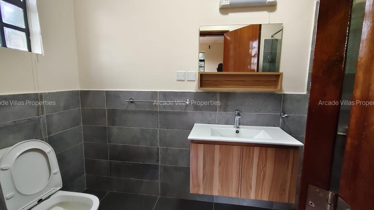 4 Bed Townhouse with En Suite in Kitisuru - 10
