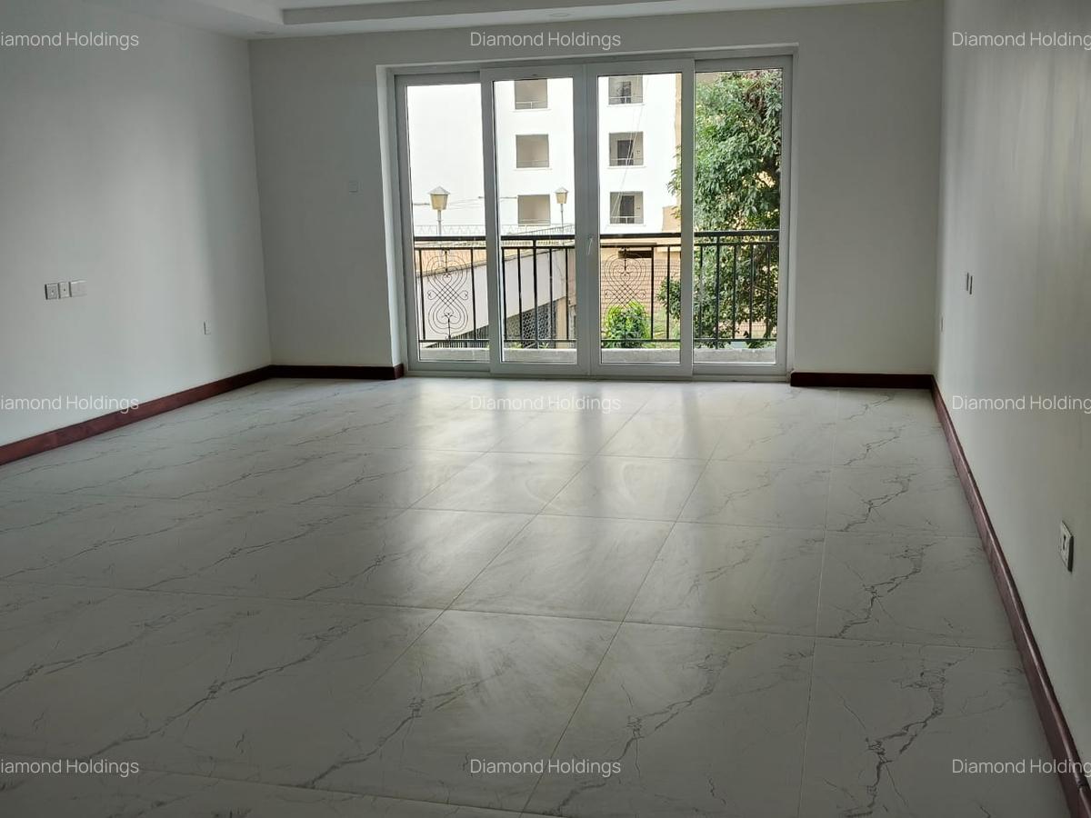 3 Bed Apartment with En Suite at Parklands - 9