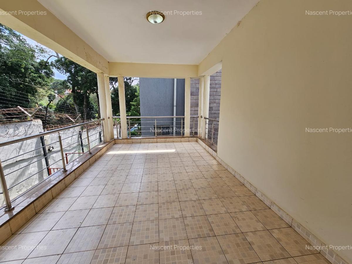 5 Bed Townhouse with En Suite in Westlands Area - 15