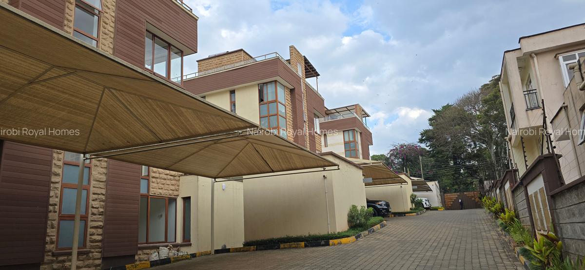 6 Bed Townhouse with En Suite at Chalbi Drive - 4