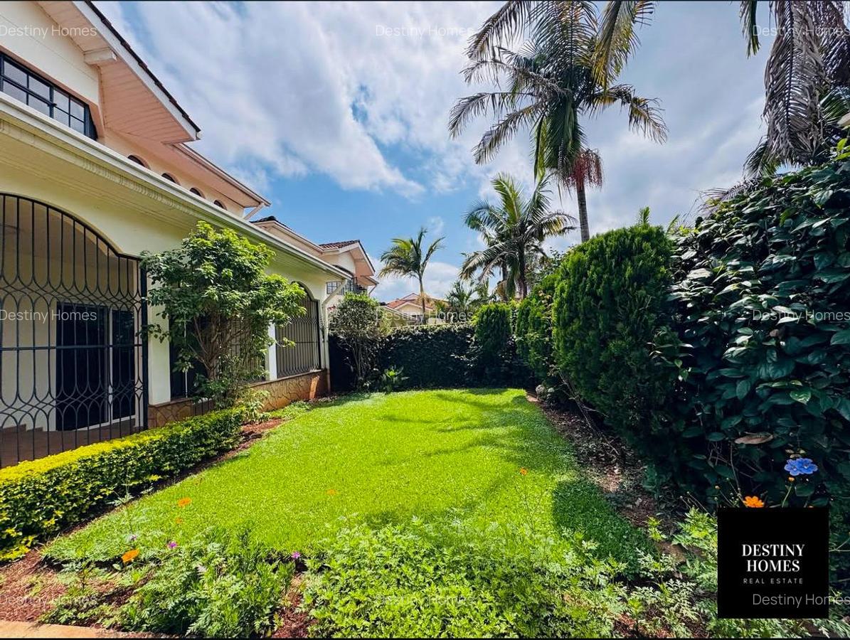 4 Bed Townhouse with En Suite in Lavington - 2