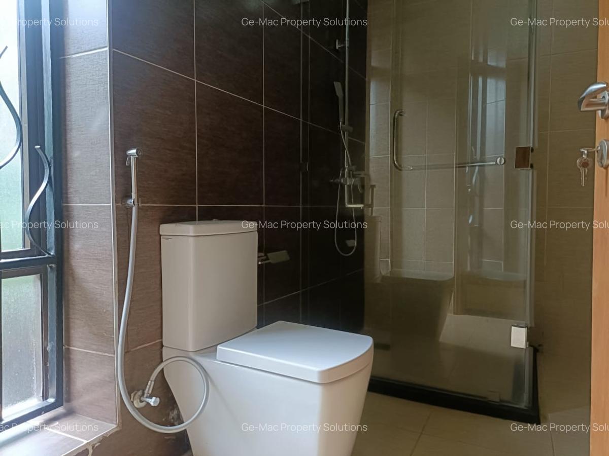 4 Bed House with En Suite in Runda - 13