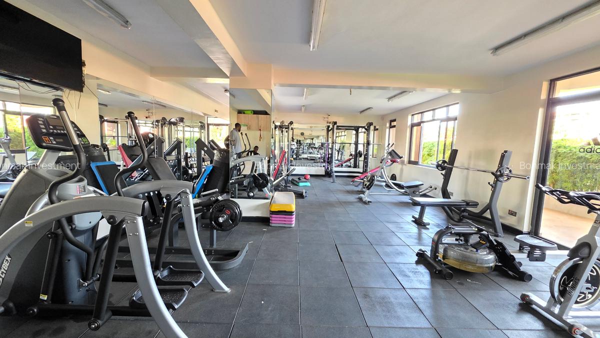 4 Bed Apartment with En Suite at Riverside Drive - 8