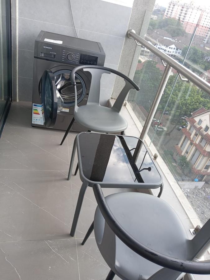 Serviced 1 Bed Apartment with En Suite in Lavington - 2