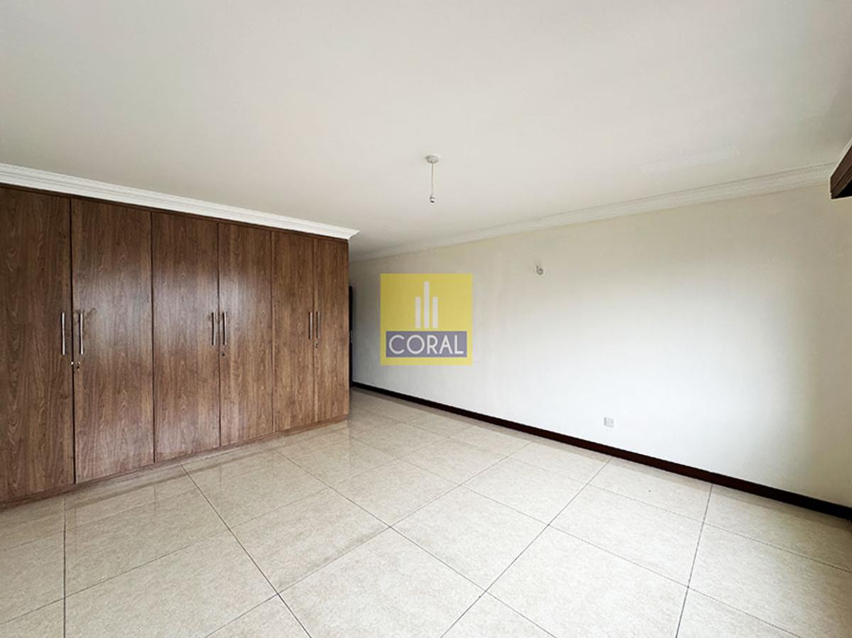 3 Bed Apartment with En Suite in Parklands - 12