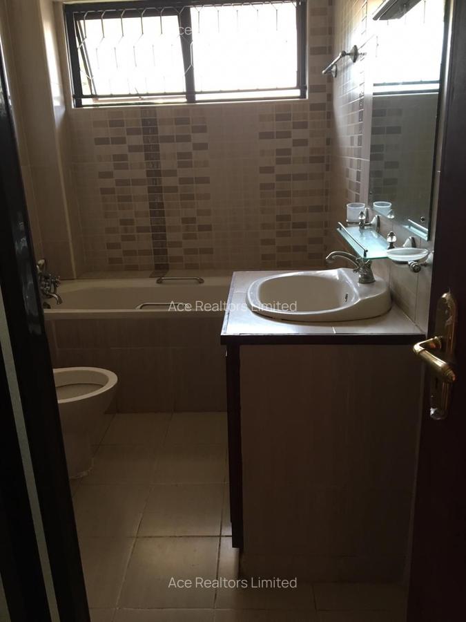 3 Bed Apartment with En Suite at Lantana Road - 10