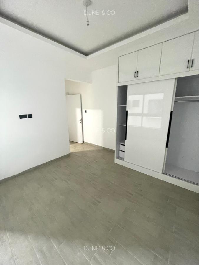 2 Bed Apartment with En Suite in Lavington - 8