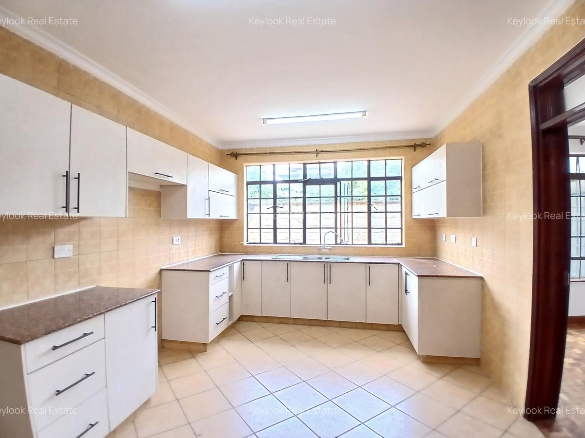 4 Bed Townhouse with En Suite at James Gichuru Road - 7