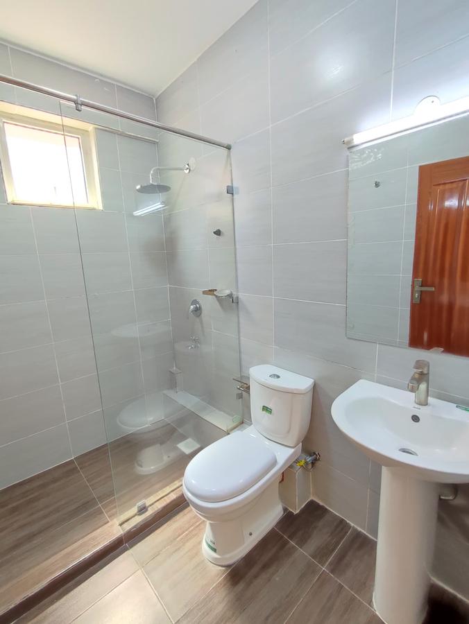 4 Bed Townhouse with En Suite at Gateway Mall - 15