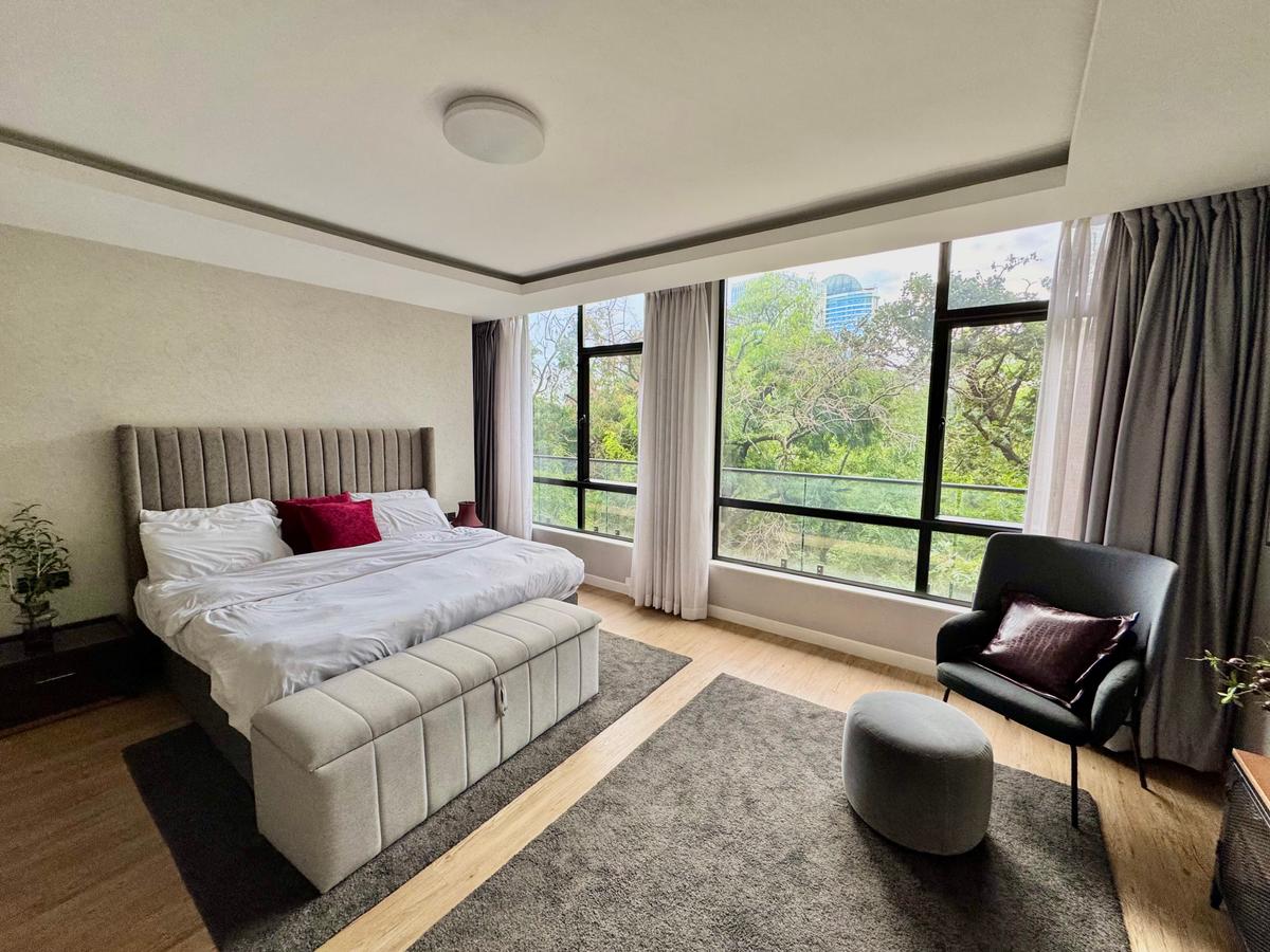 Furnished 2 Bed Apartment with En Suite in Brookside - 14