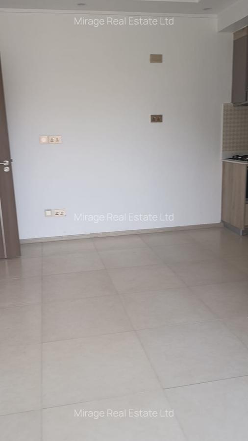 Studio Apartment with Swimming Pool in Westlands Area - 10