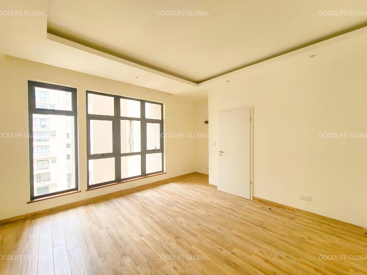 3 Bed Apartment with En Suite at Riverside - 18