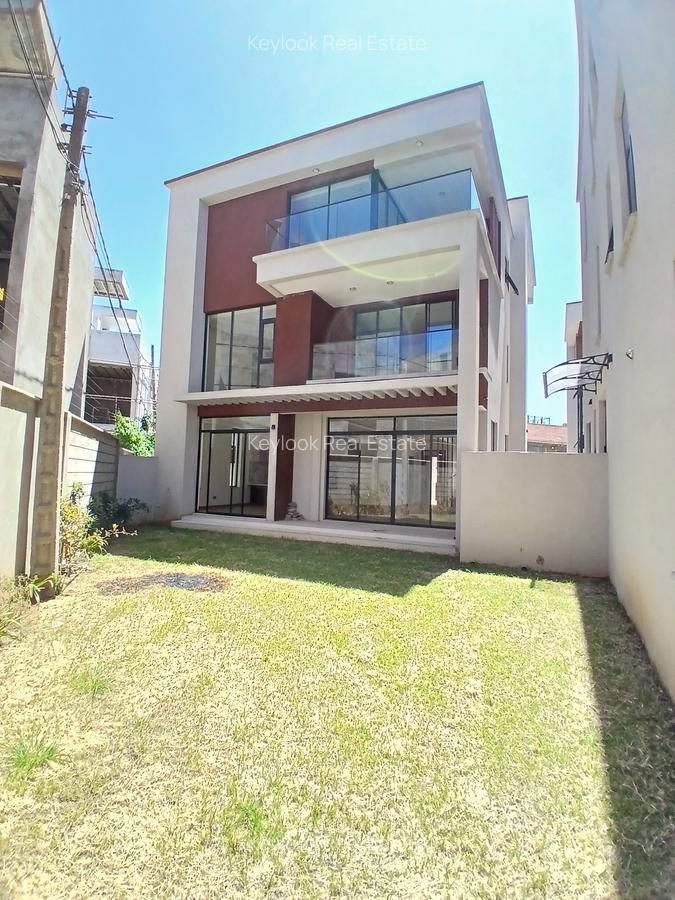 5 Bed Townhouse with En Suite at Lavington Green - 4