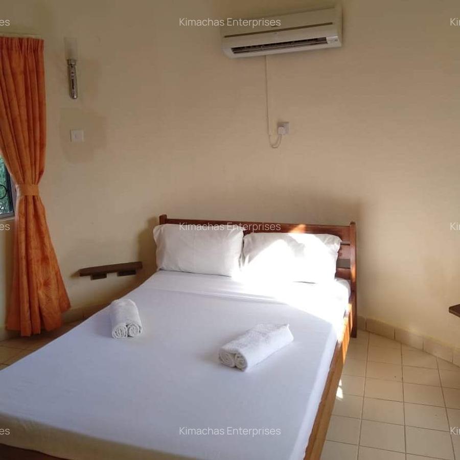 Serviced 1 Bed Apartment with En Suite at 1St Avenue Nyali - 3