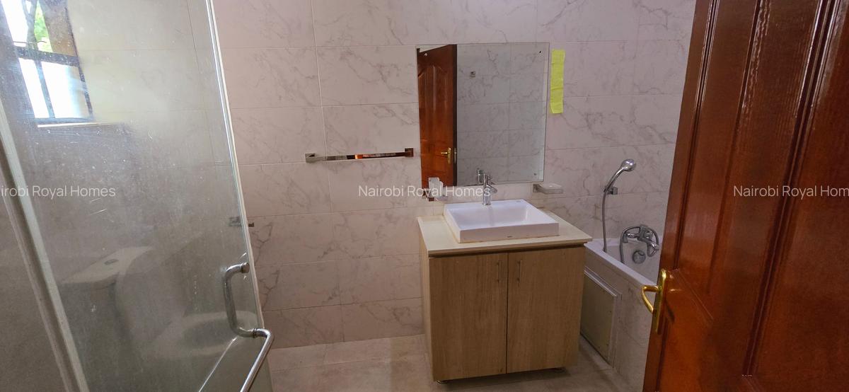 4 Bed Townhouse with En Suite at Lavington Mall - 11