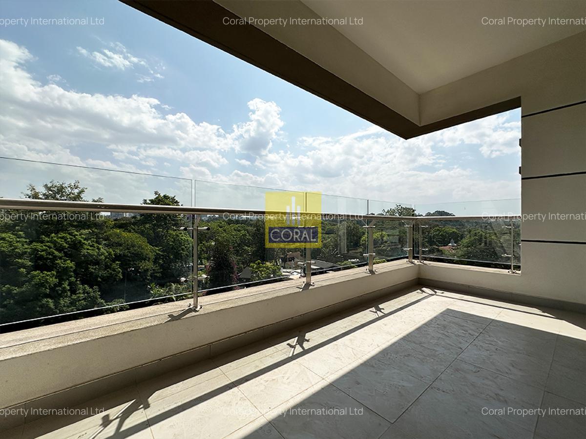 3 Bed Apartment in Riverside - 7