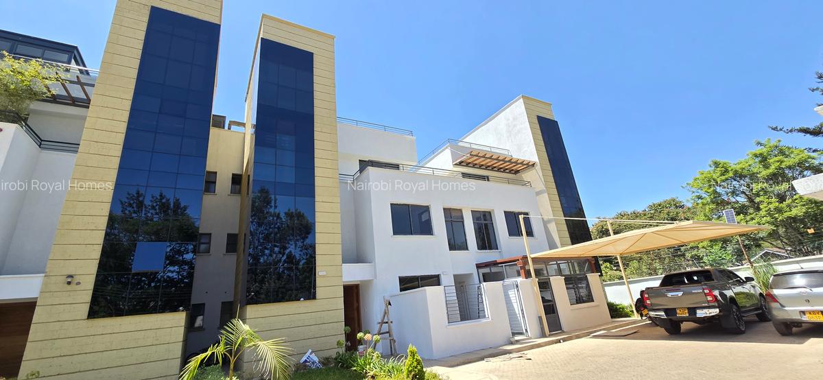 5 Bed Townhouse with En Suite at Lavington Road - 3