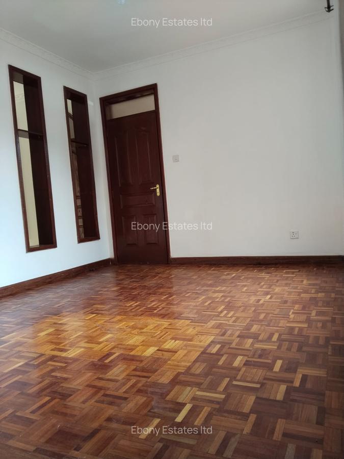 4 Bed Townhouse with En Suite in Lavington - 14