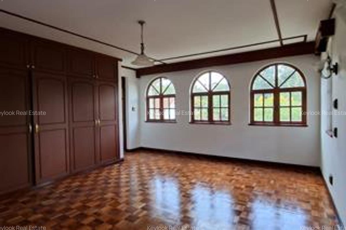 4 Bed Townhouse with En Suite at Off James Gichuru Road - 10