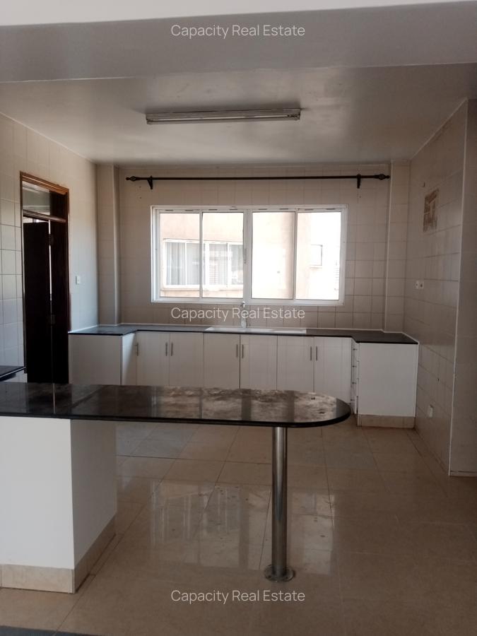 3 Bed Apartment with En Suite in Westlands Area - 12