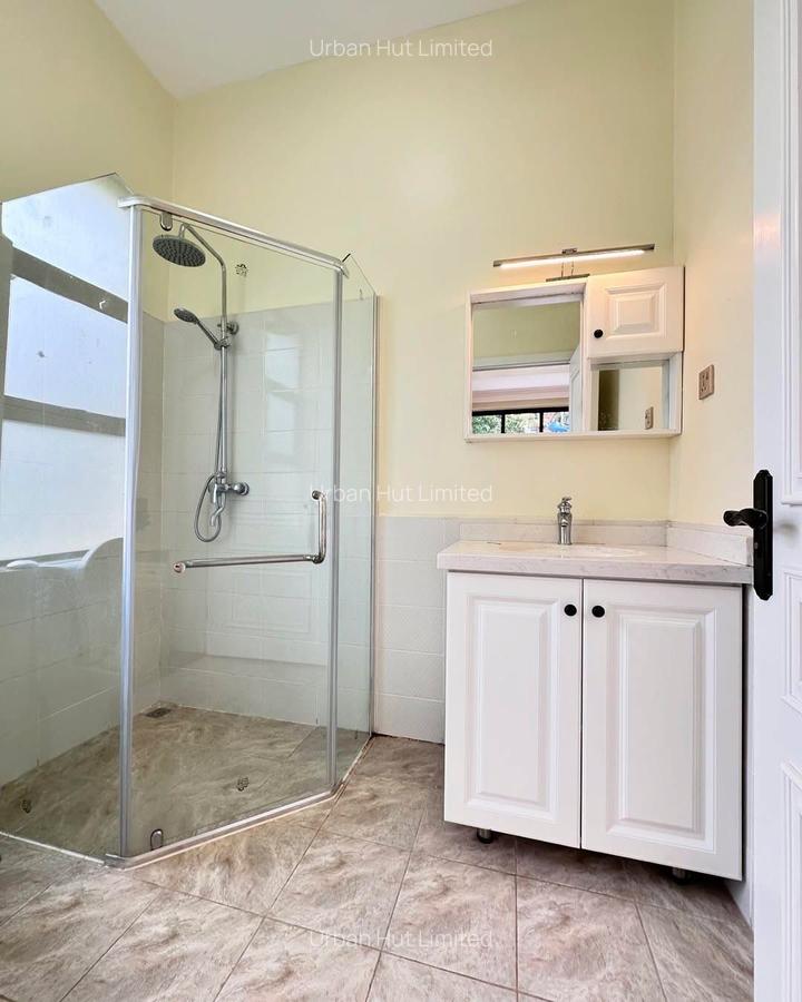 5 Bed House with En Suite in Karen - 7