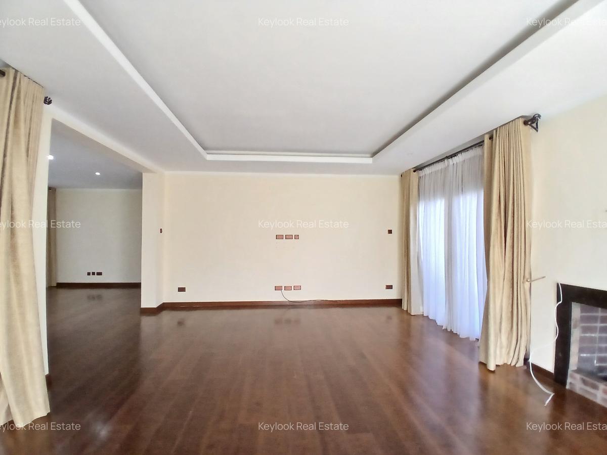 5 Bed Townhouse with En Suite at Lavington Green - 3