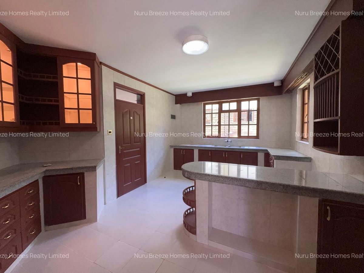 4 Bed Townhouse with En Suite in Lavington - 3