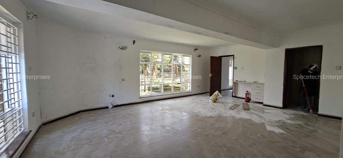 4 Bed House with En Suite in Runda - 18