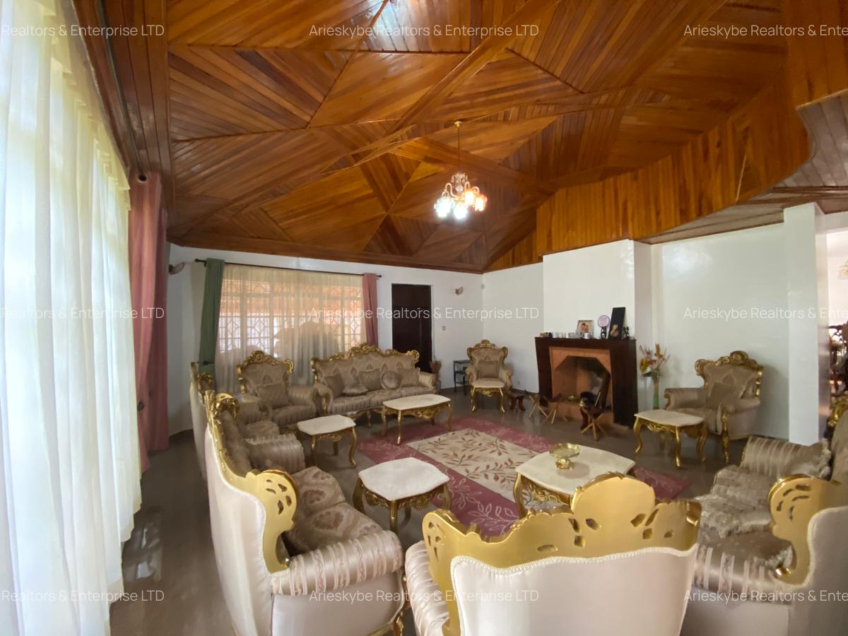 5 Bed Villa with En Suite in Runda - 3