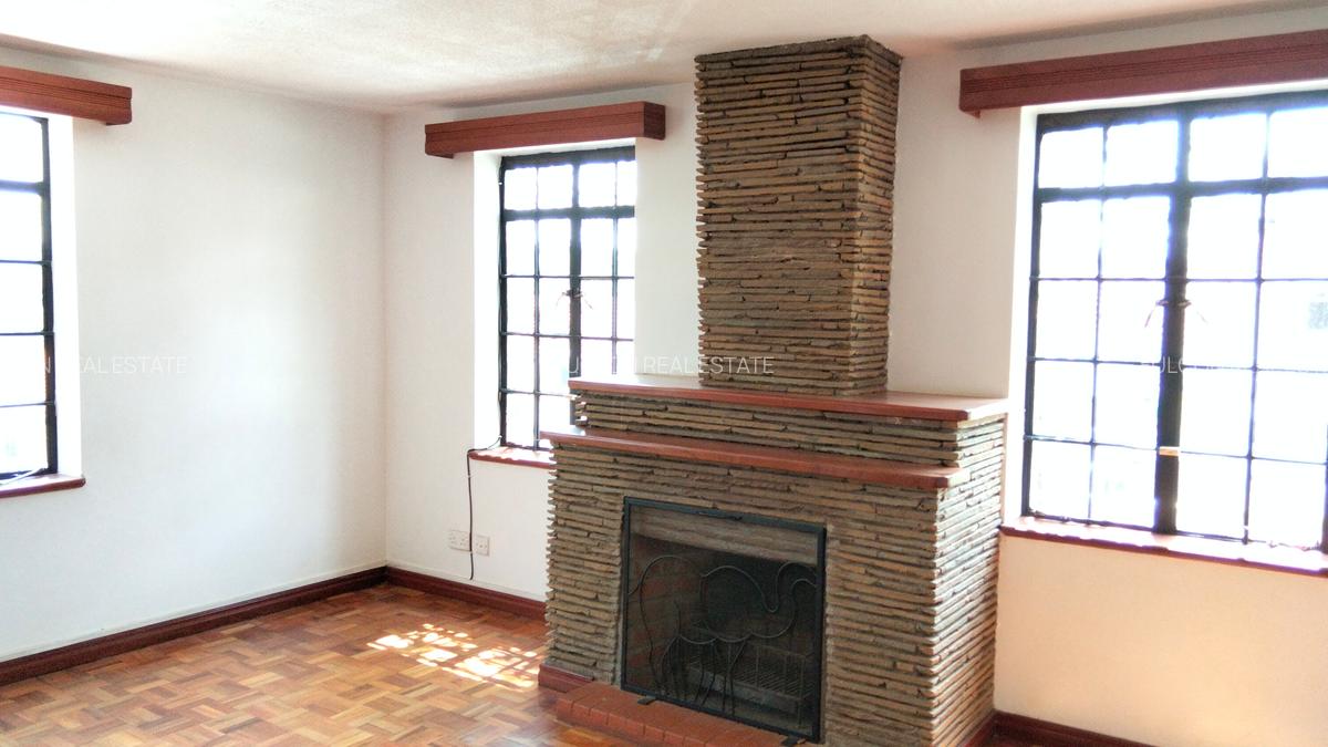 5 Bed Villa with En Suite in Lavington - 13