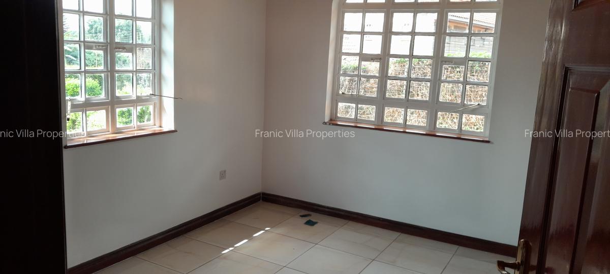 5 Bed House with En Suite at Nyari Central - 8