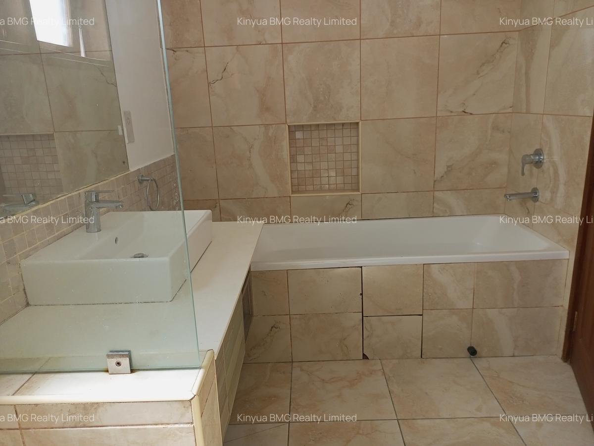 4 Bed Townhouse with En Suite in Nyali Area - 8