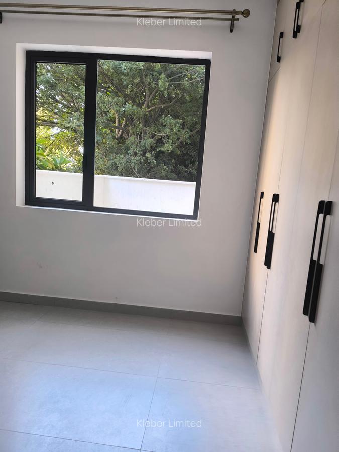 2 Bed Apartment with En Suite at Brookside - 14