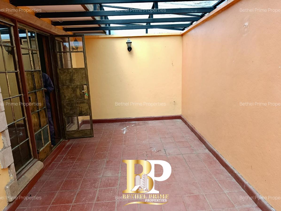4 Bed Townhouse with En Suite in General Mathenge - 14
