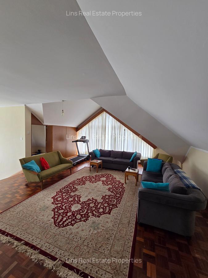 5 Bed Townhouse with En Suite in Lavington - 20