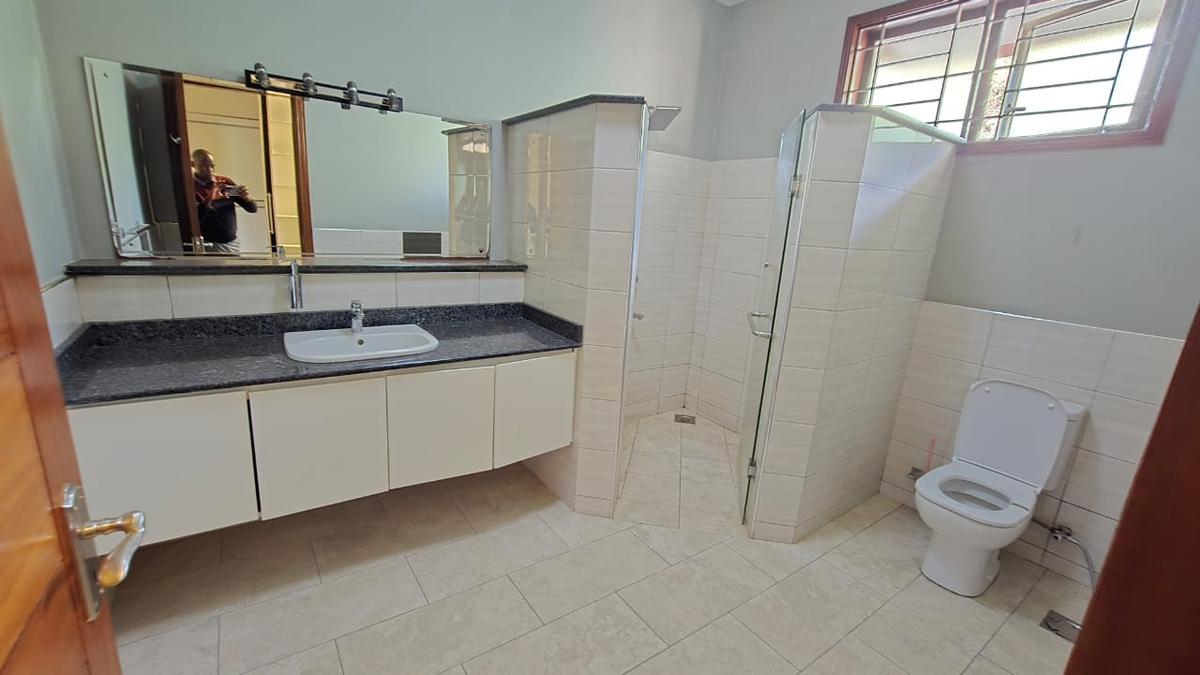 4 Bed House with En Suite in Runda - 7