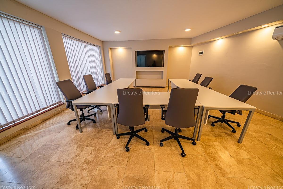 Serviced 2 Bed Apartment with En Suite at Southern Bypass - 18