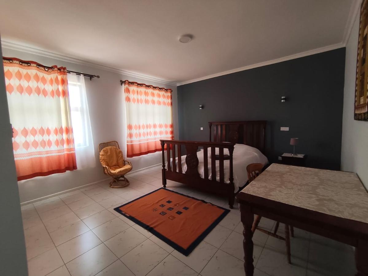 Furnished 2 Bed Apartment with Backup Generator in Runda - 9