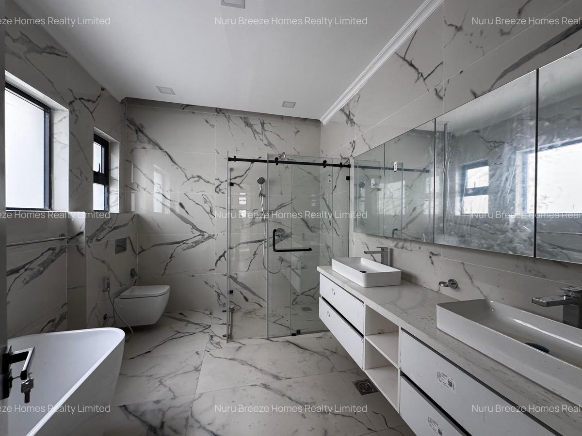 5 Bed Townhouse with En Suite in Lavington - 11