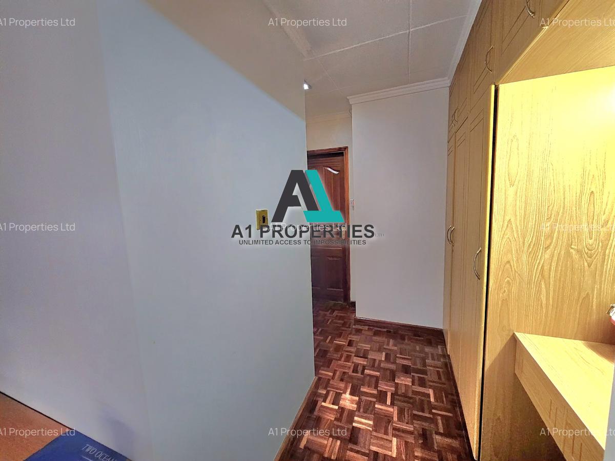 4 Bed Townhouse with En Suite in Lavington - 19